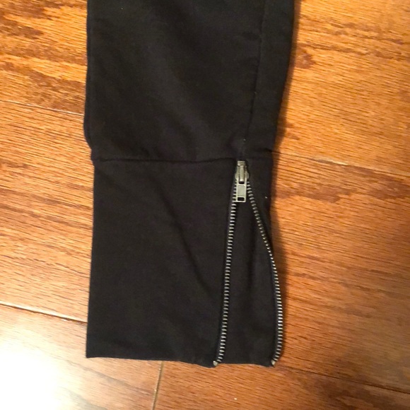 New York & Company Sweats - Picture 2 of 5